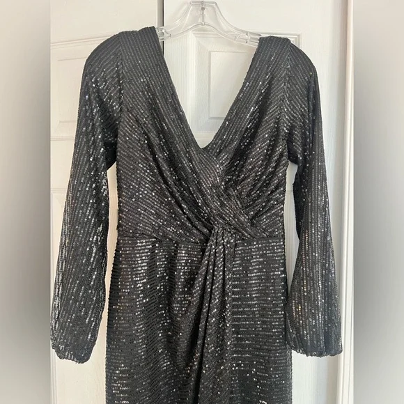 Elegant Black Sequin Dress - Picture 2 of 5